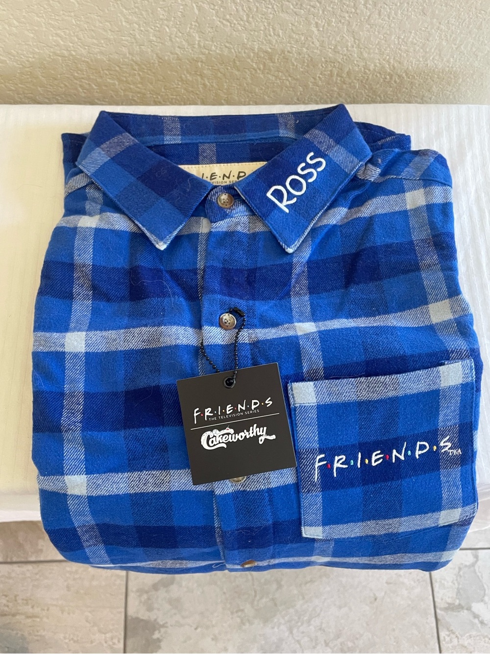 FRIENDS x Cakeworthy Men's Blue Plaid Button-Up Flannel Shirt XL NEW